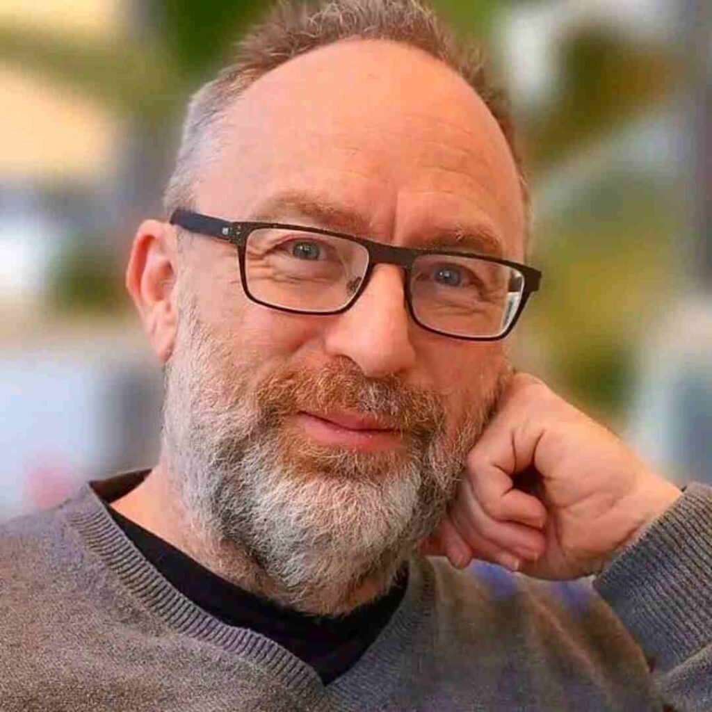 جيمي ويلز مؤسس ويكيبيديا – رحلة من التداول المالي إلى عميد المعرفة العالمية