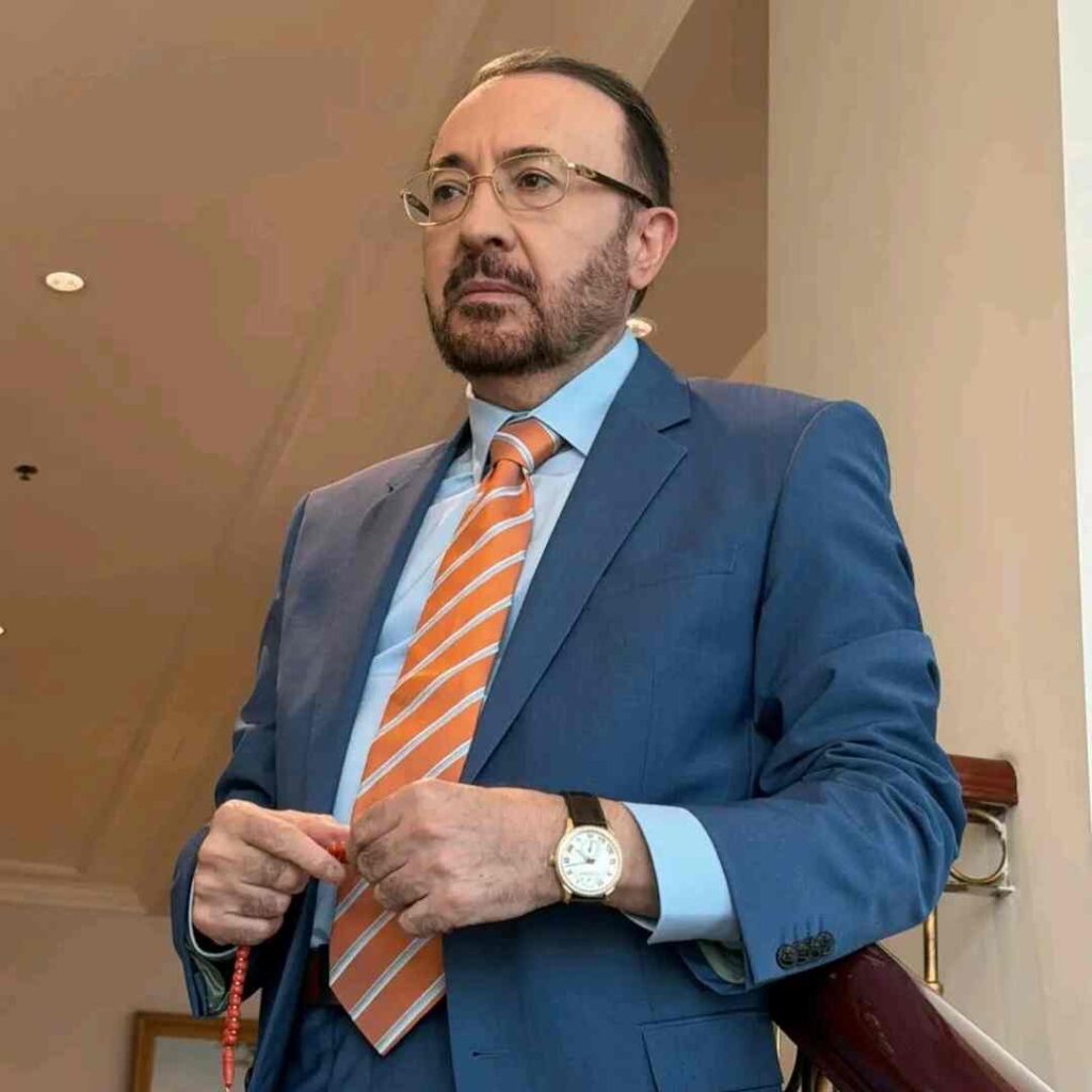 فيصل القاسم ديانته جنسيته عمره زوجته انستقرام معلومات عنه