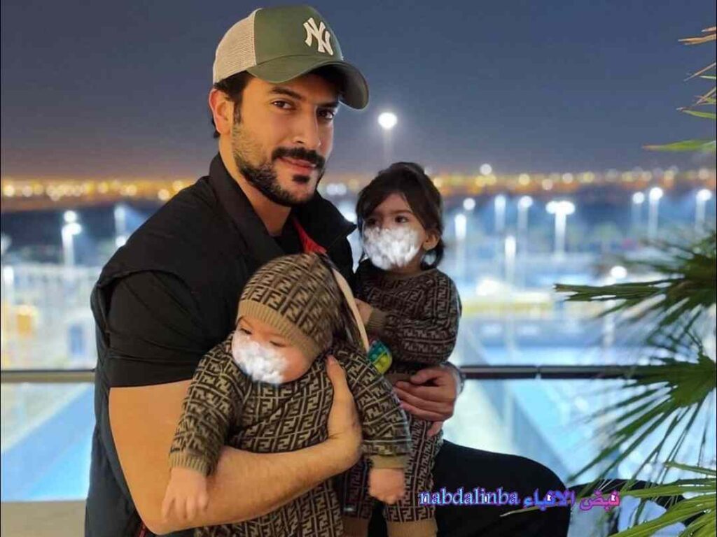 صور عيسى المرزوق واولادة