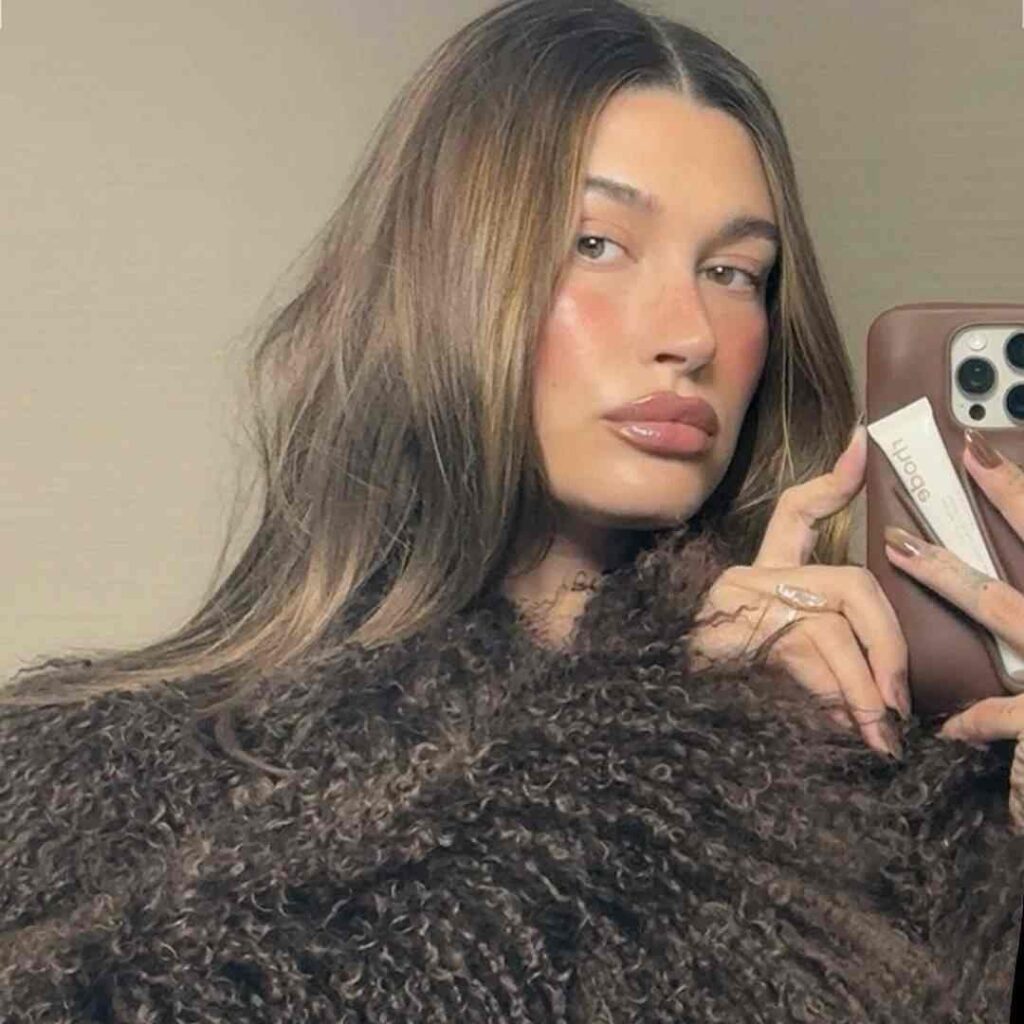 هايلي بيبر ترسل إنذارا قانونيًا لصانعة محتوى بسبب ادعاءات عن زواجها