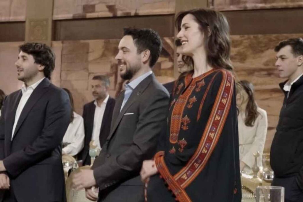 رجوة الحسين ويكيبيديا: رحلة من السعودية إلى القصر الملكي الأردني