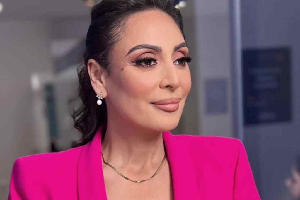 من هي منى عراقي ويكيبيديا؟ السيرة الذاتية والتفاصيل الكاملة لشخصيتها المثيرة للجدل