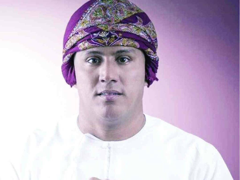 سلطان العماني السيرة الذاتية، كم عمره، ديانته، زوجته وابناءه