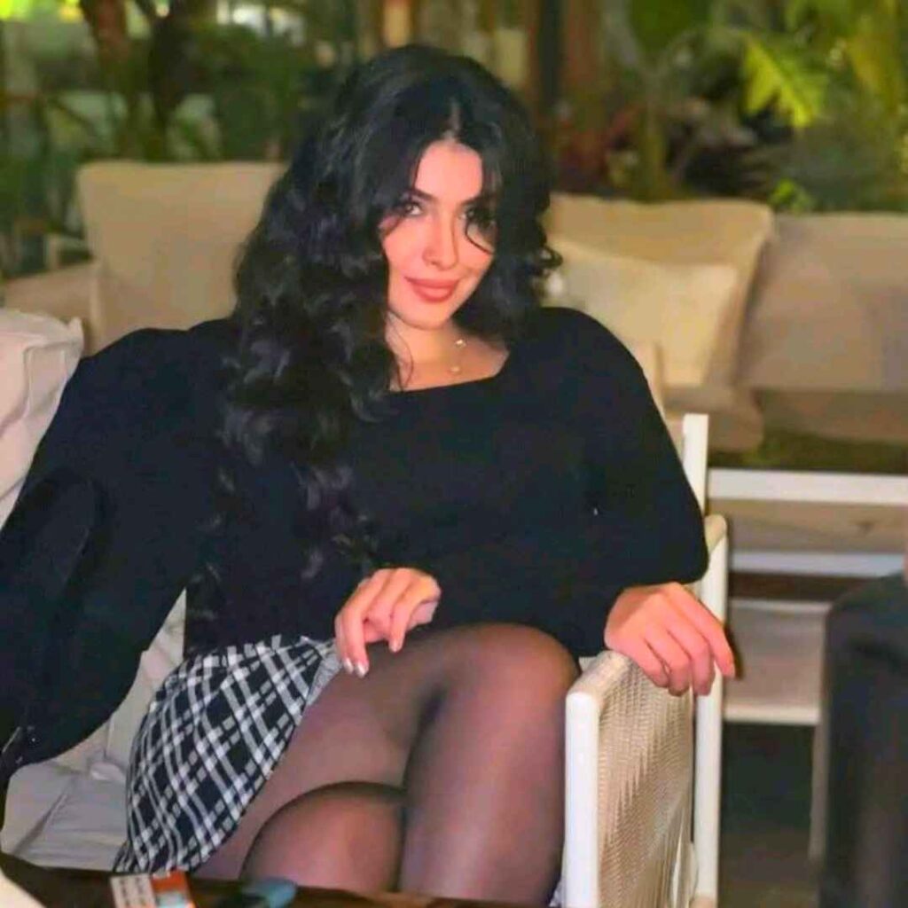 سارة بركة ويكيبيديا | من هو زوجها، ديانتها، جنسيتها، كم عمرها، السيرة الذاتية